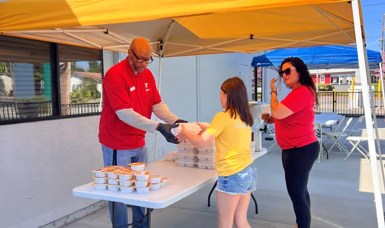 breakfast lunch free