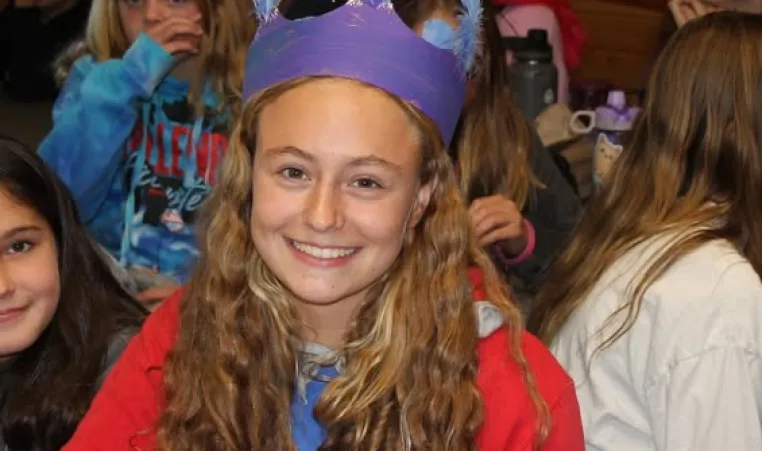 girl in crown all belong