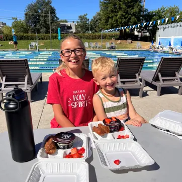 breakfast lunch free