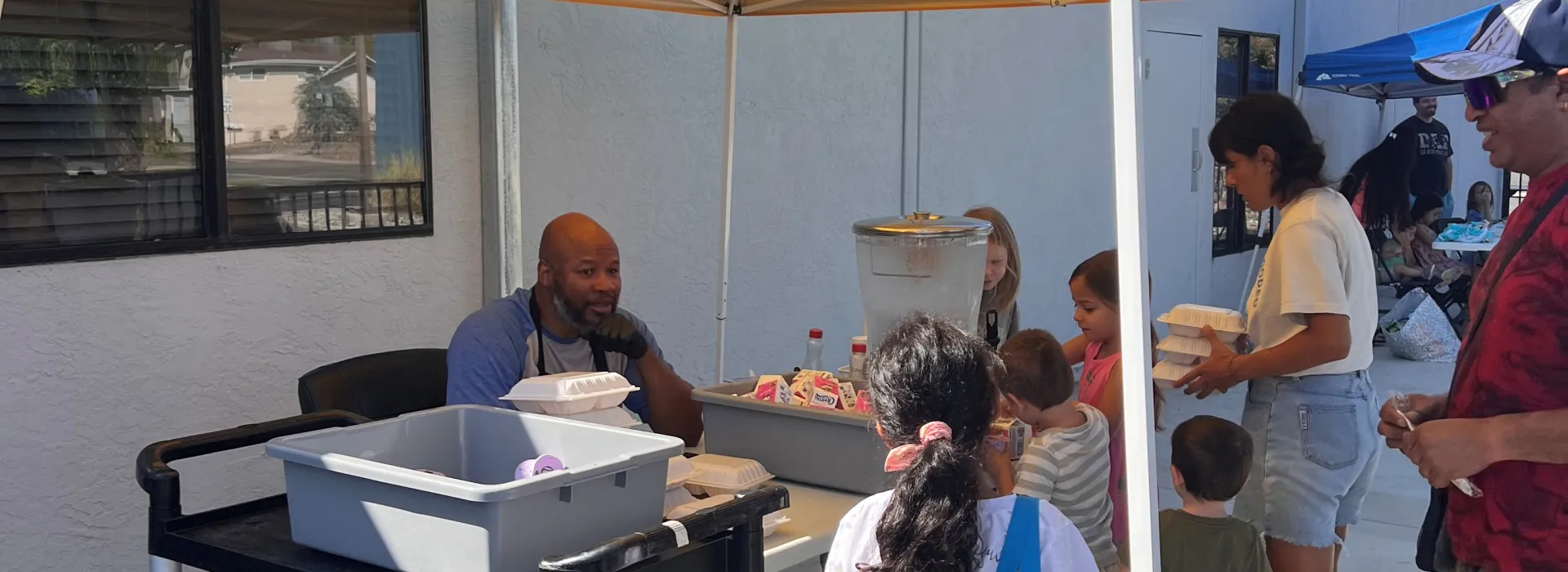 breakfast lunch free